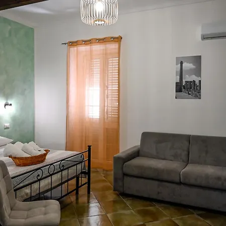 Cocciu D'amuri Netino Ferienhaus *